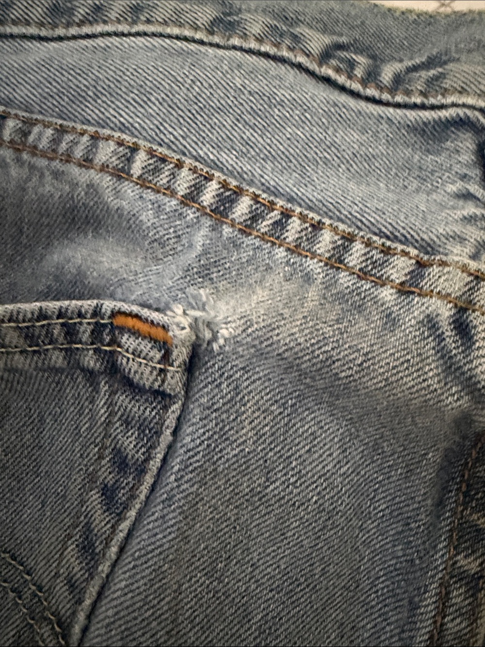 Levi's Light Blue Denim Jeans with Tan Leather Patch 35x32 - Picture 8 of 9